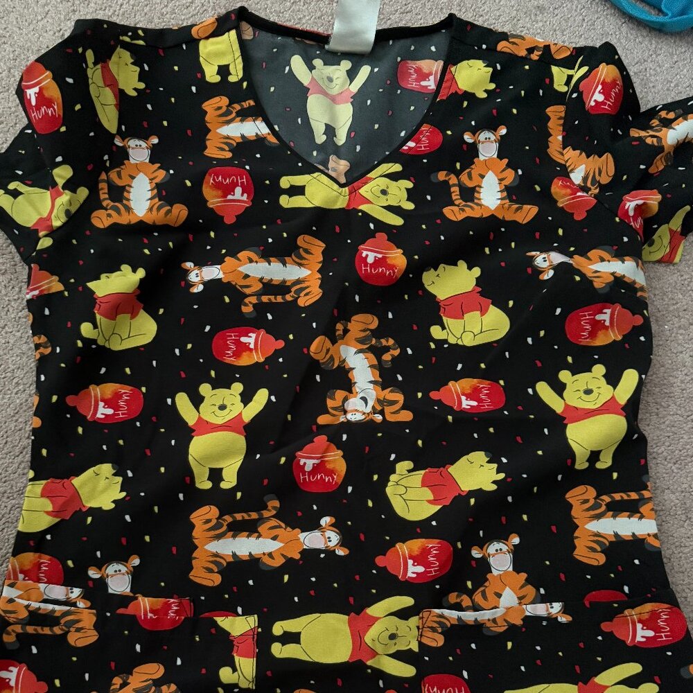 Tooniforms winnie the pooh scrub top xs extra small disney